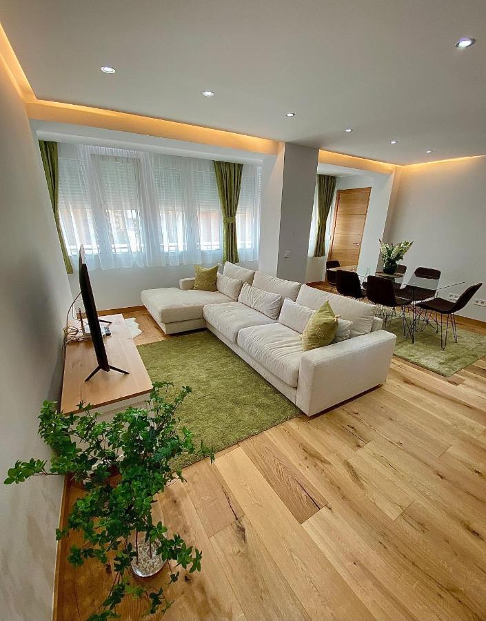 Apartamentos Prestige Suites Malaga I Kültér fotó