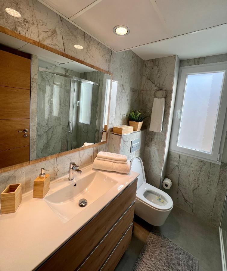 Apartamentos Prestige Suites Malaga I Kültér fotó
