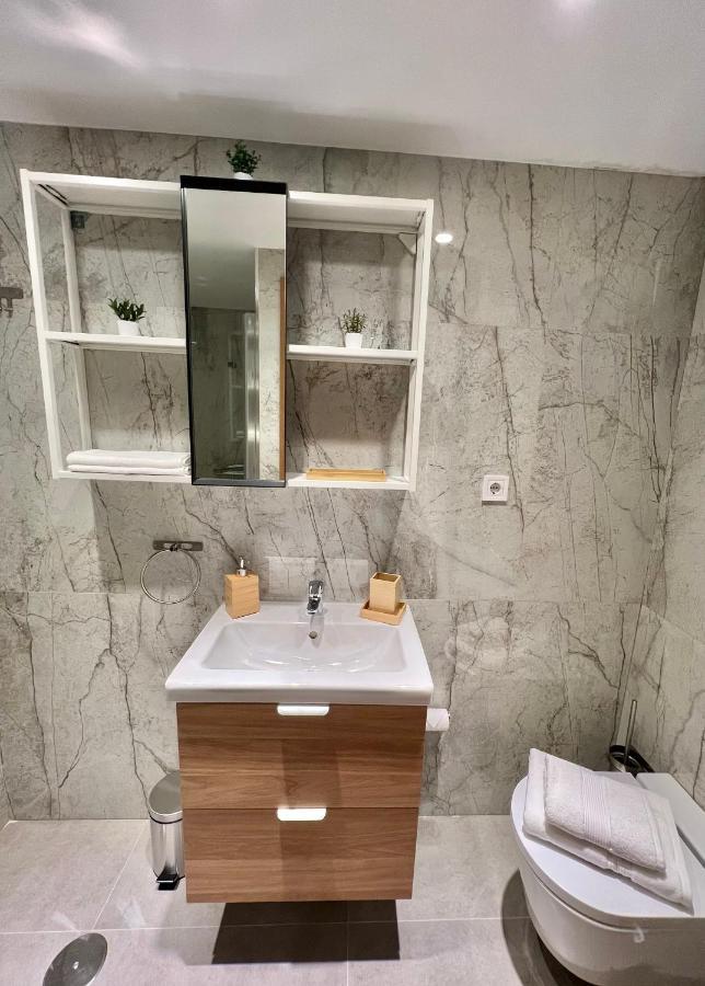 Apartamentos Prestige Suites Malaga I Kültér fotó