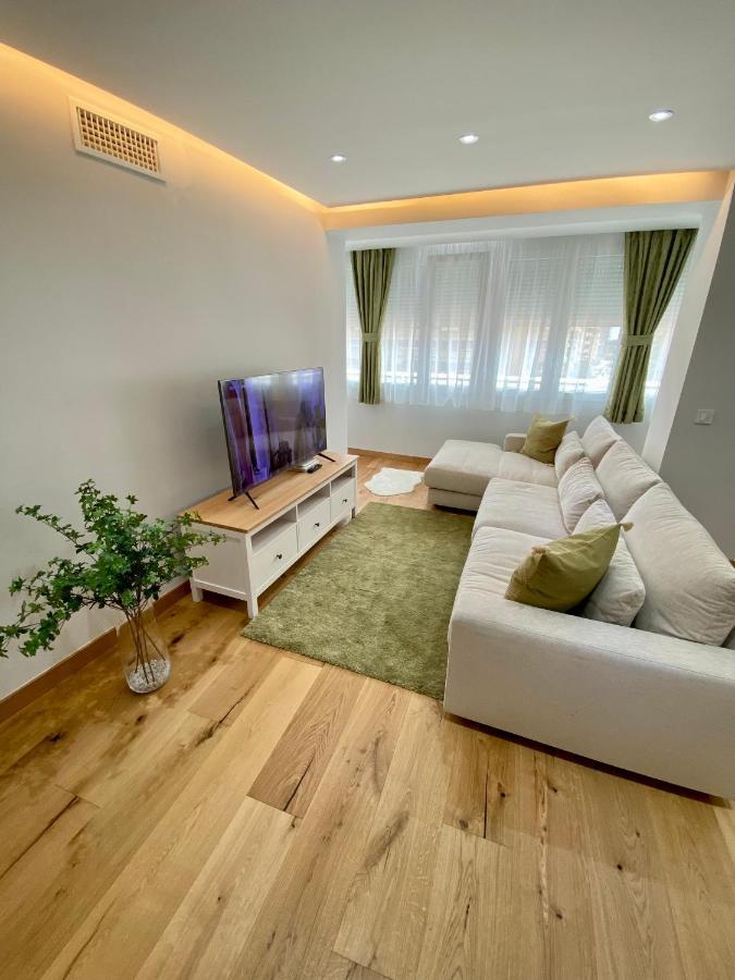 Apartamentos Prestige Suites Malaga I Kültér fotó