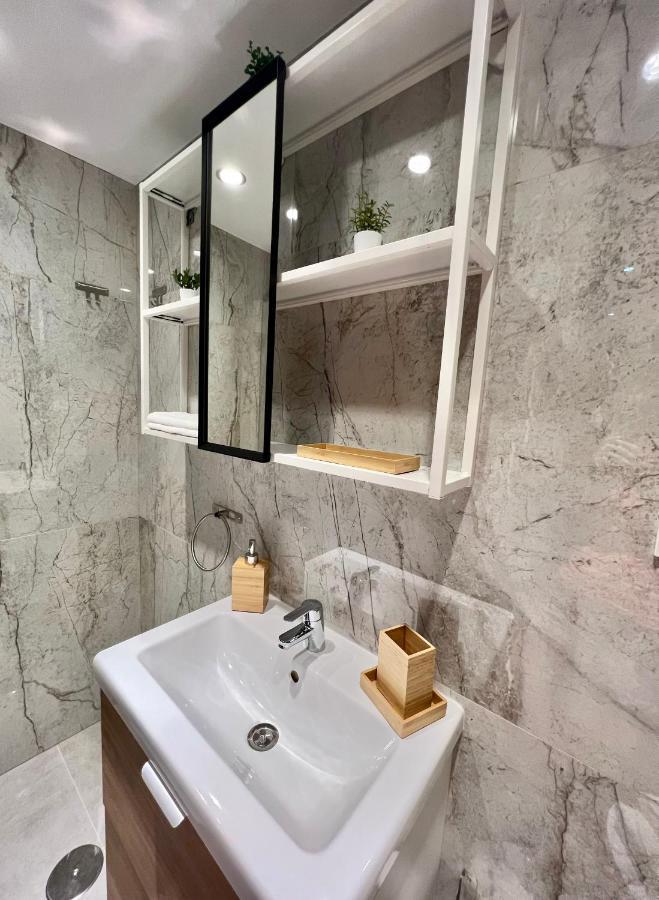 Apartamentos Prestige Suites Malaga I Kültér fotó