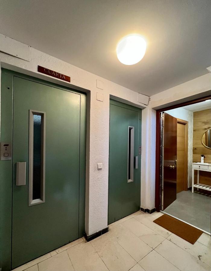 Apartamentos Prestige Suites Malaga I Kültér fotó